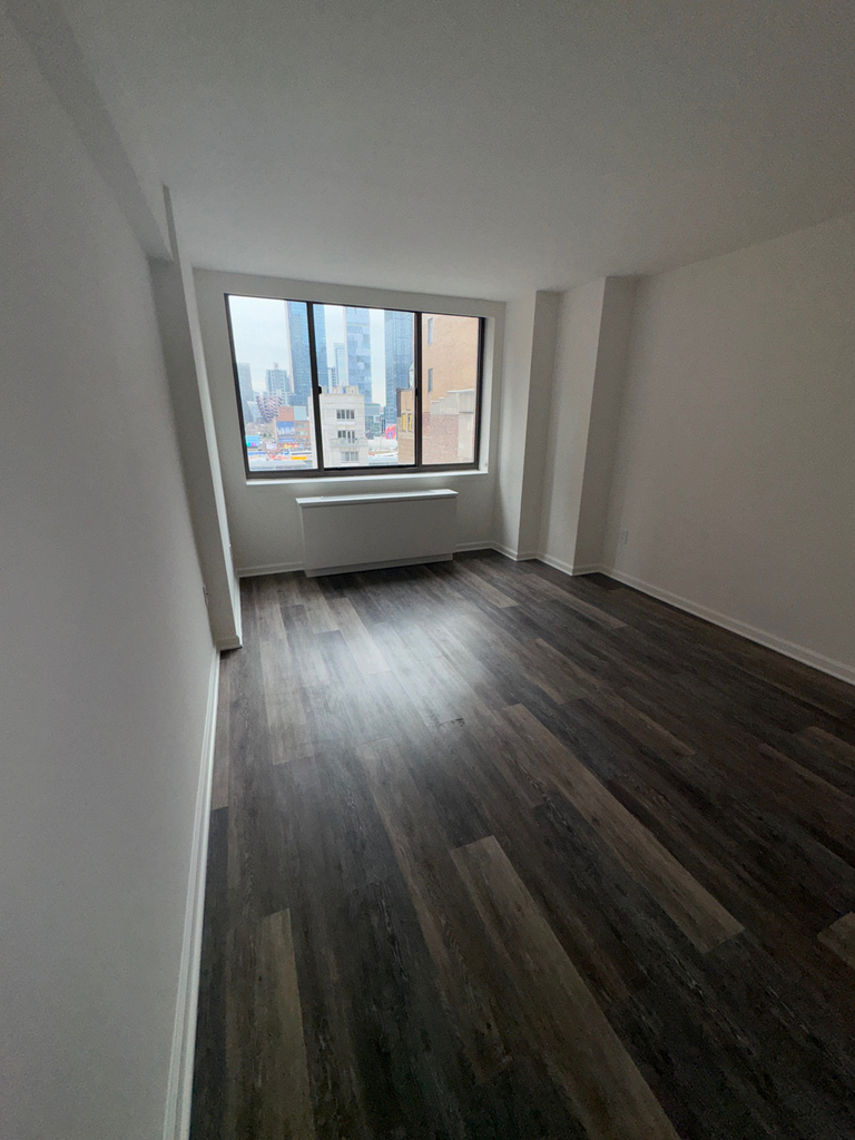 520 West 43rd Street - Photo 4