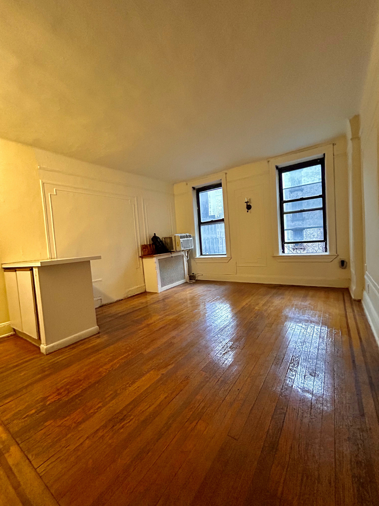 398 East 14th Street - Photo 2