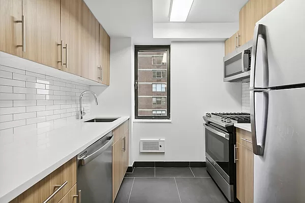  East 87th Street - Photo 2