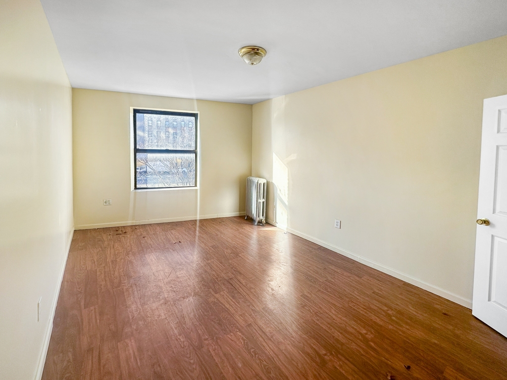 1692 Grand Concourse - Photo 4