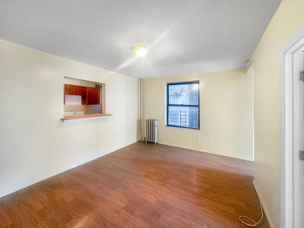 1692 Grand Concourse - Photo 1