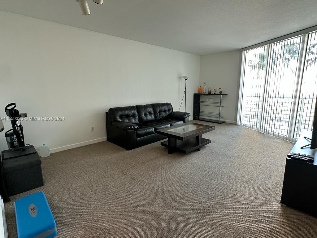 325 S Biscayne Blvd - Photo 3