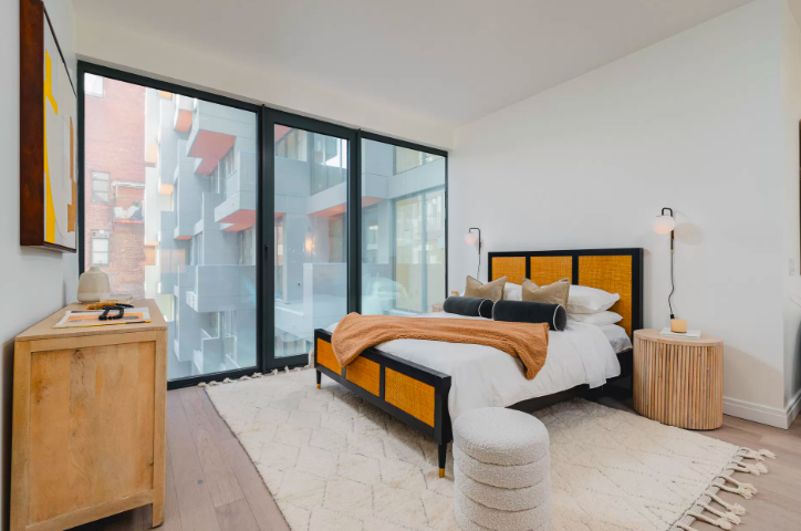 245 Lorimer Street - Photo 2