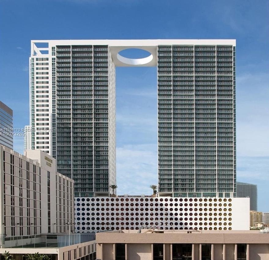 500 Brickell Ave - Photo 0