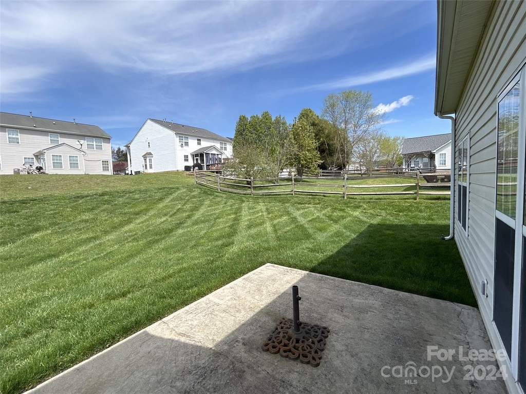 11615 Black Maple Avenue - Photo 14