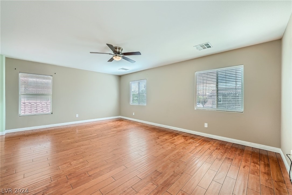 7454 Scottish Castle Avenue - Photo 19