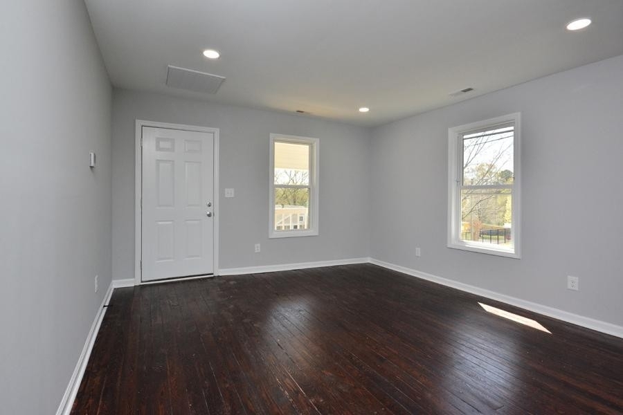 1032 Cornell Street - Photo 2