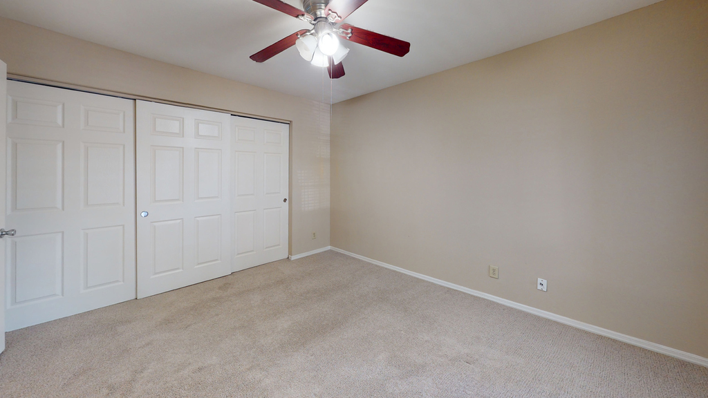 3216 Bluff View Court - Photo 3