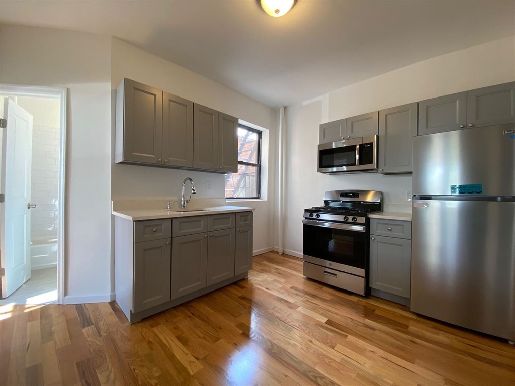 84 West 25th St - Photo 1