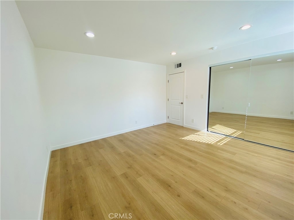 218 N Bushnell Avenue - Photo 15