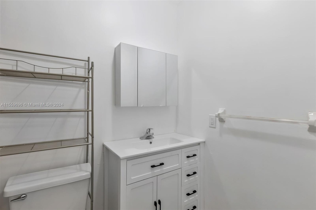 6141 Sw 42nd Ct - Photo 16