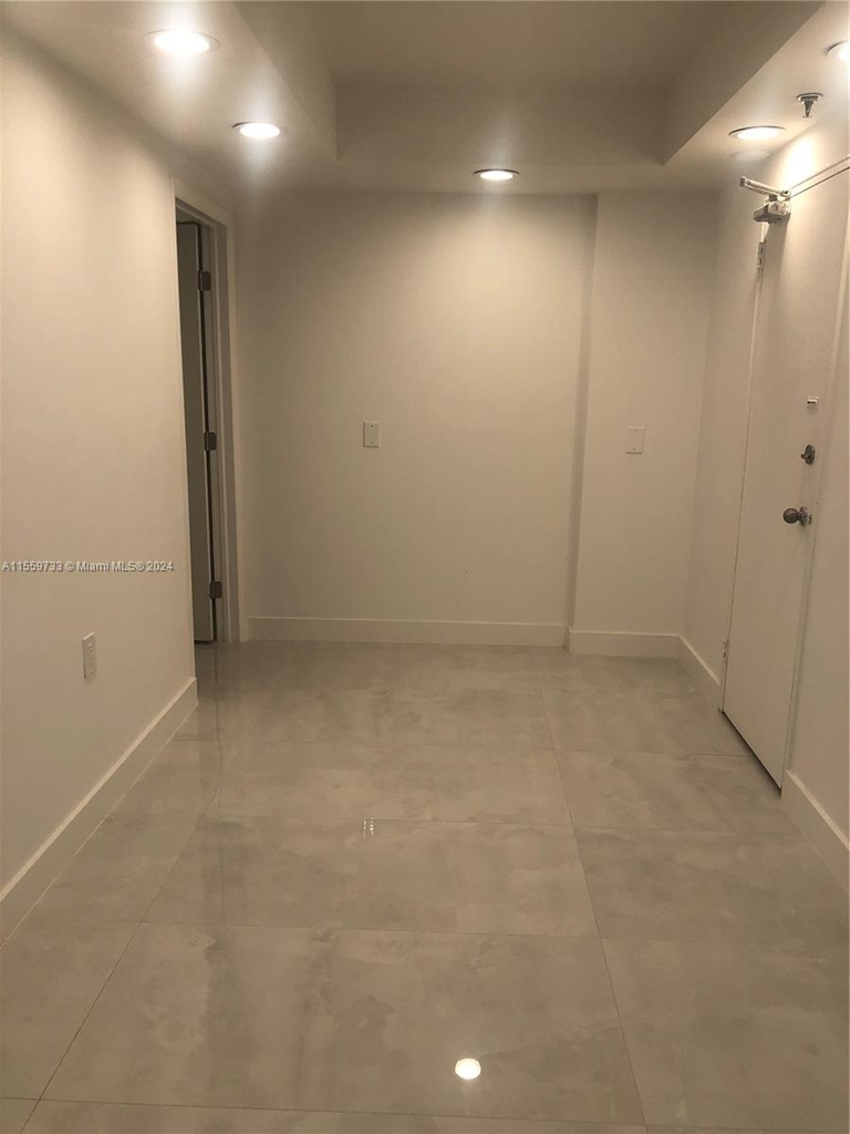 10185 Collins Ave - Photo 4