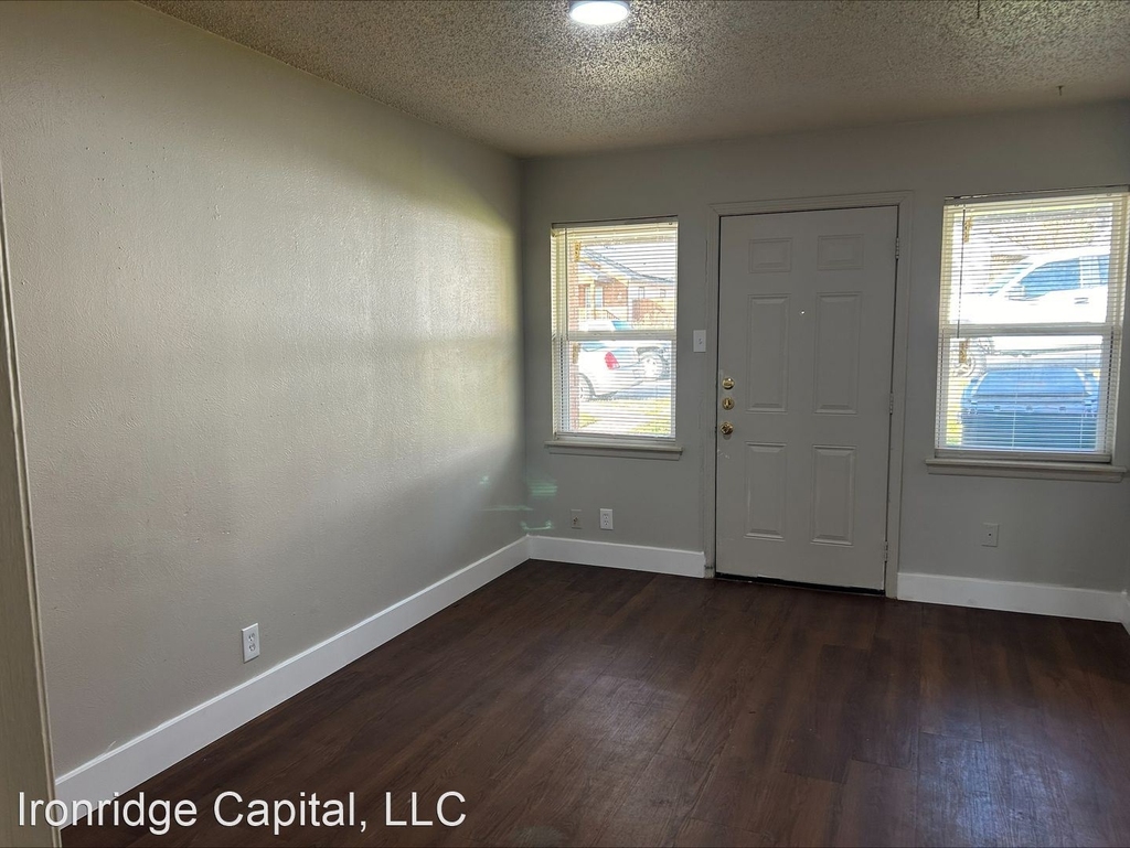 818 West Texas Street - Photo 8