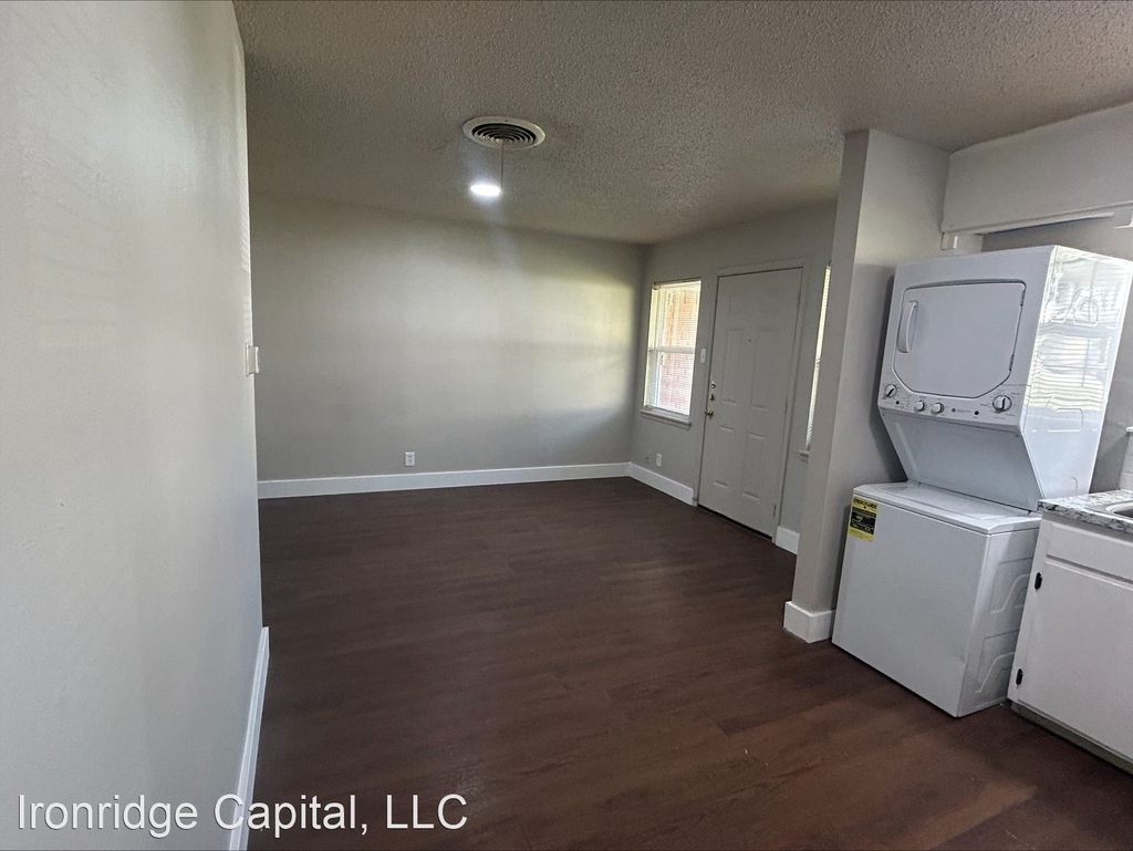 818 West Texas Street - Photo 3