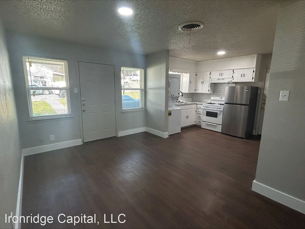 818 West Texas Street - Photo 1