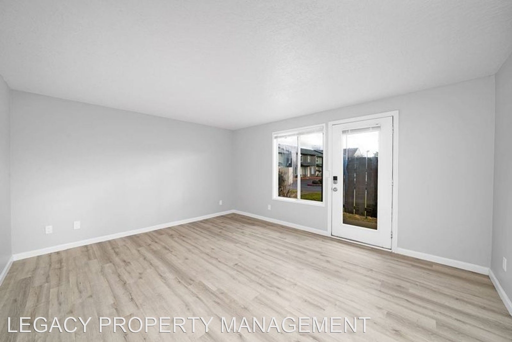 14302 E Burnside St. - Photo 18