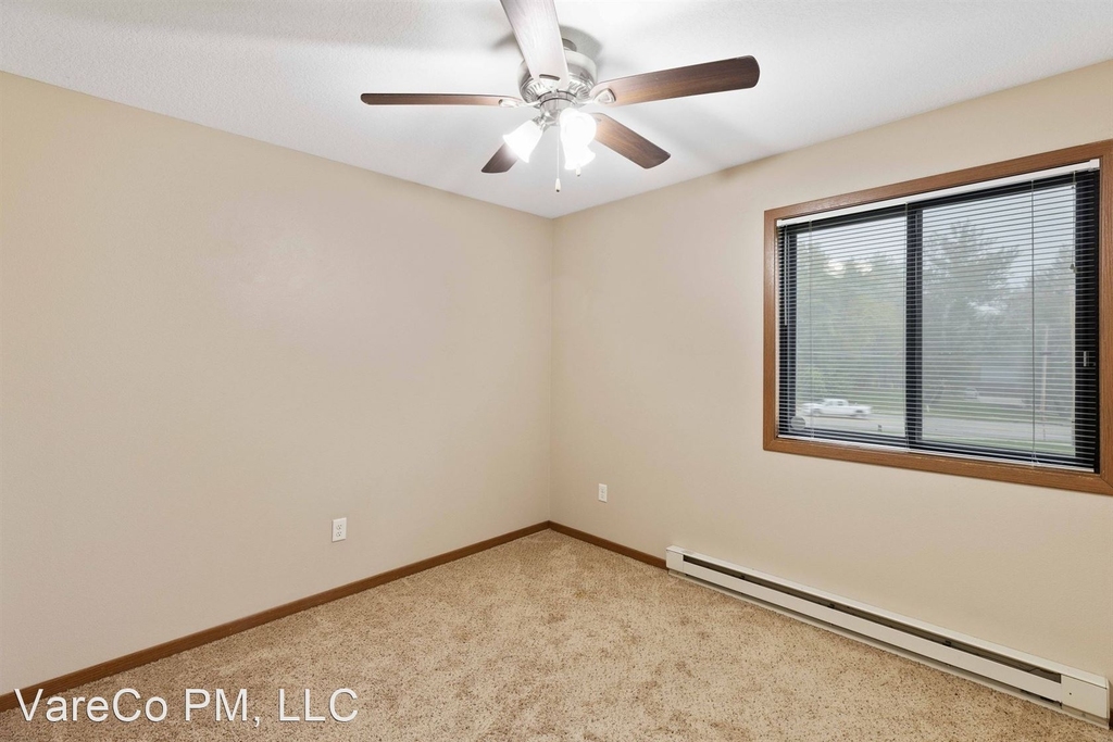 530 E Kenyon - Photo 16