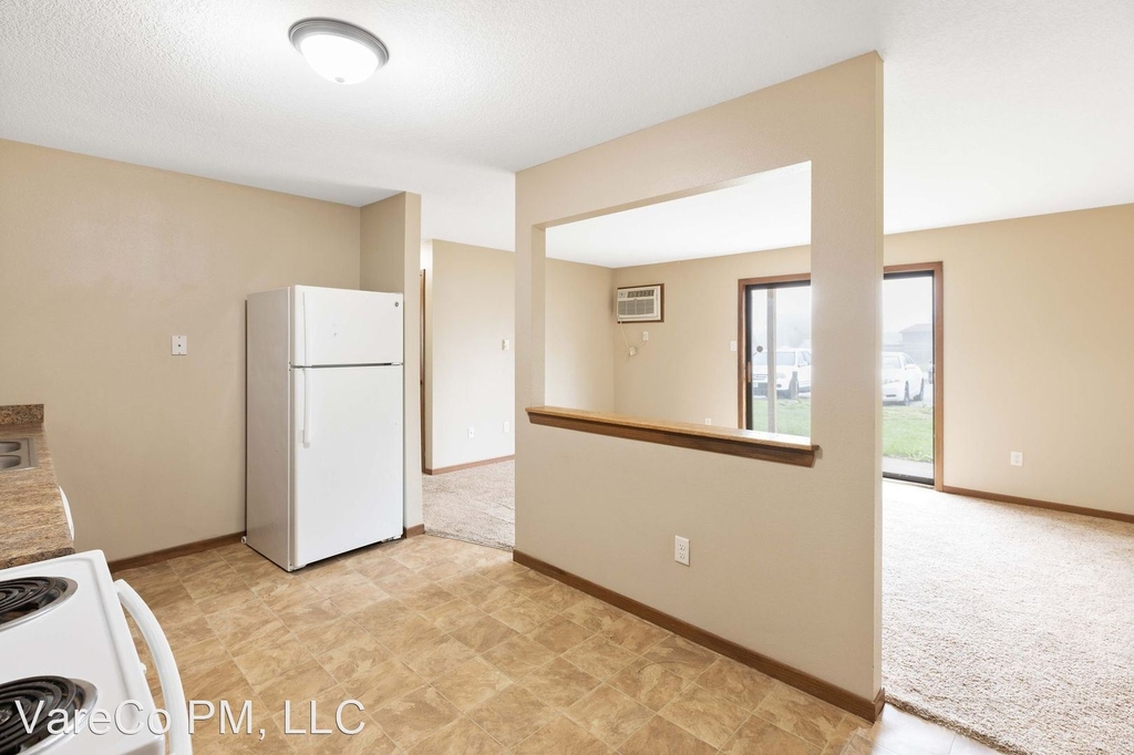 530 E Kenyon - Photo 26