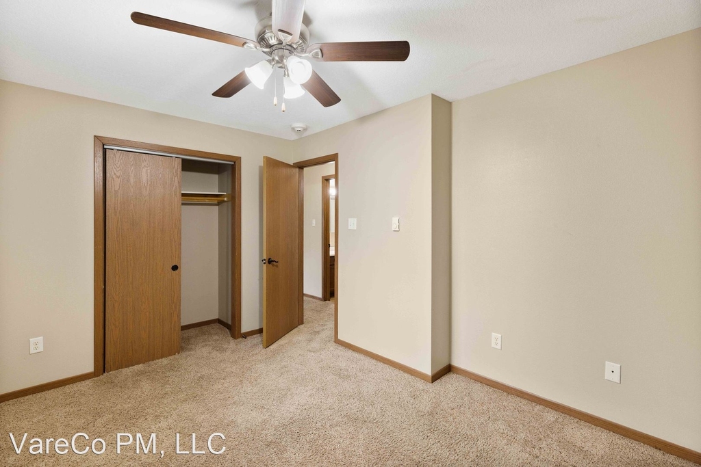 530 E Kenyon - Photo 7