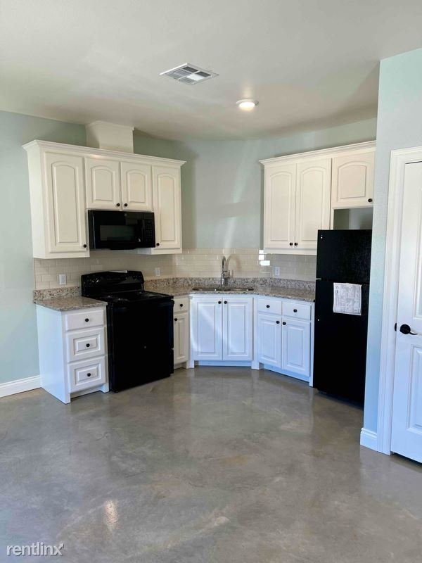 2515 Barbara St. 3 - Photo 0