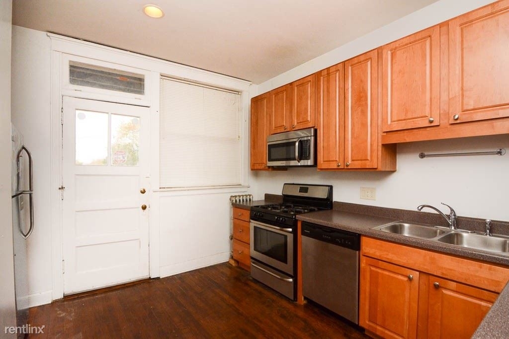 2823 W. Logan Boulevard, Unit 6 - Photo 1