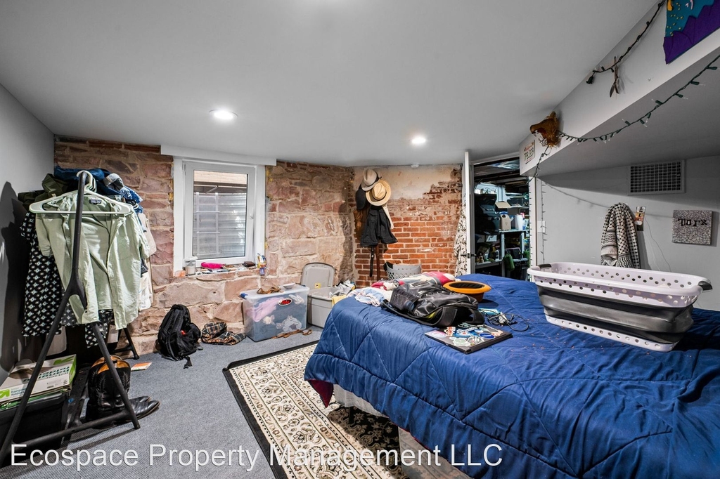 1221 Marion Street - Photo 12