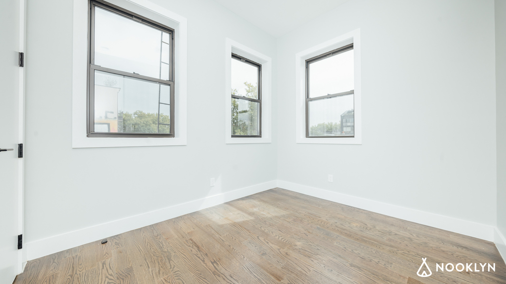 644 Lorimer St #3B - Photo 5