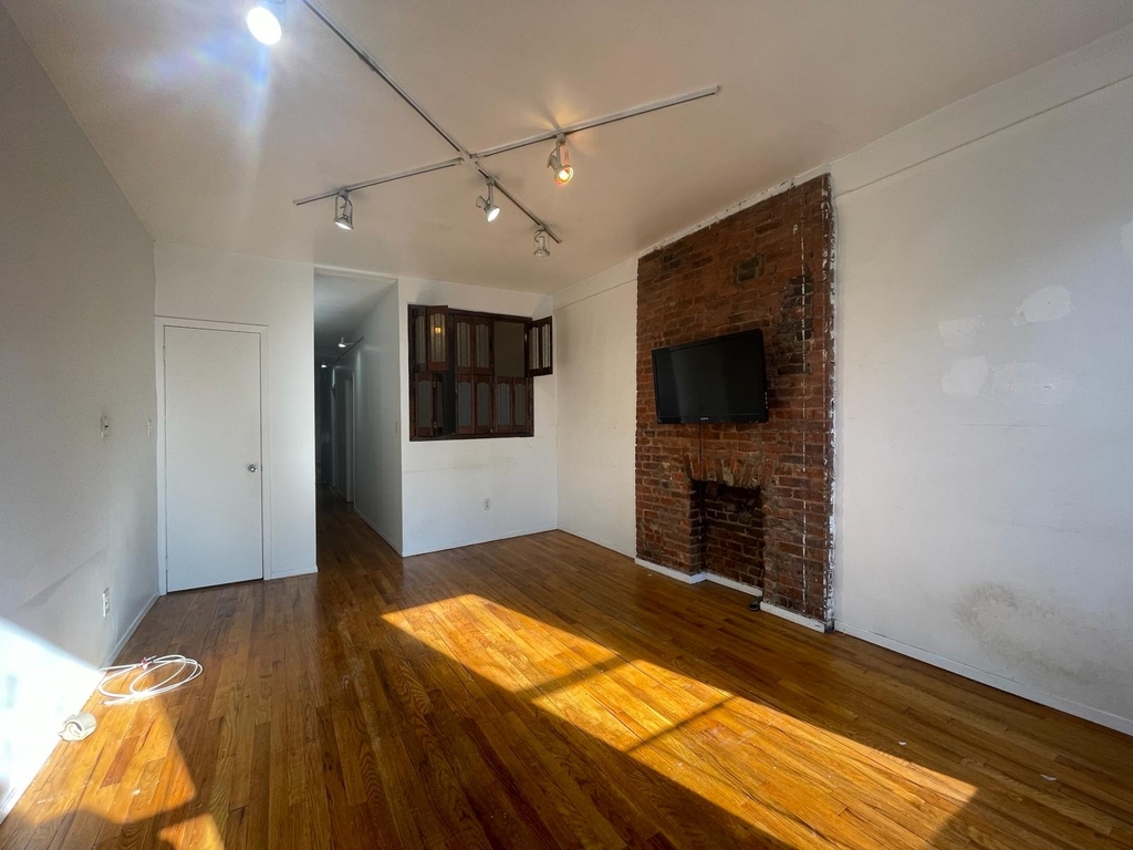 451 West 46th Street - Photo 3