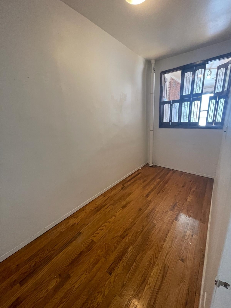 451 West 46th Street - Photo 8