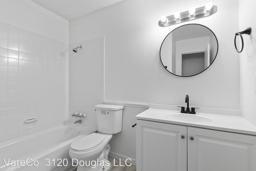 3120 Douglas Ave - Photo 8