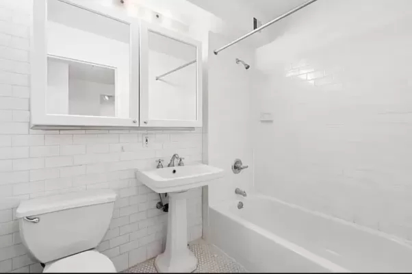 190 East 7th Street - Photo 5