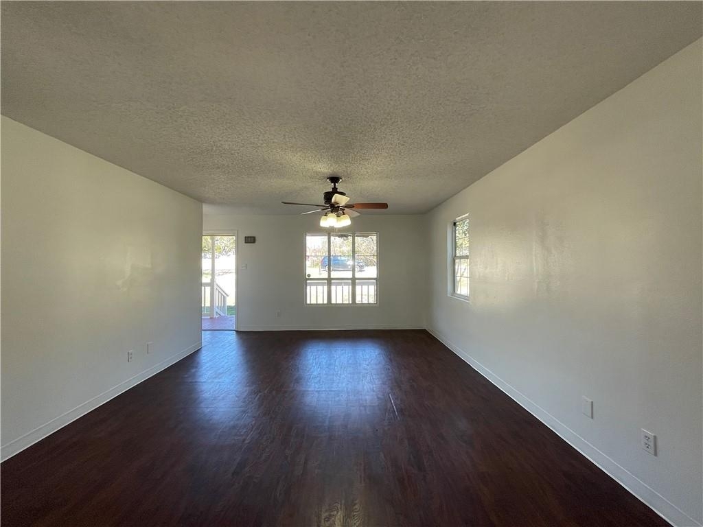 1816 Eagles Way - Photo 3