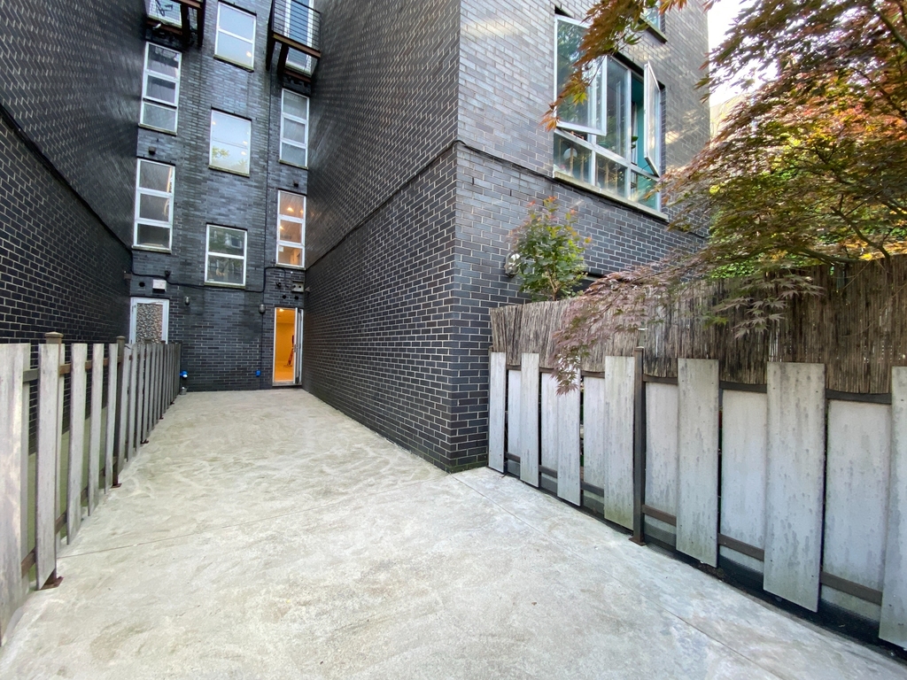 225 Maujer Street - Photo 13