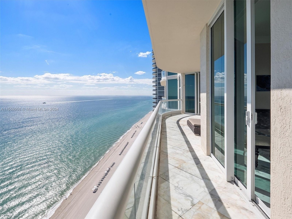 16047 Collins Ave - Photo 14