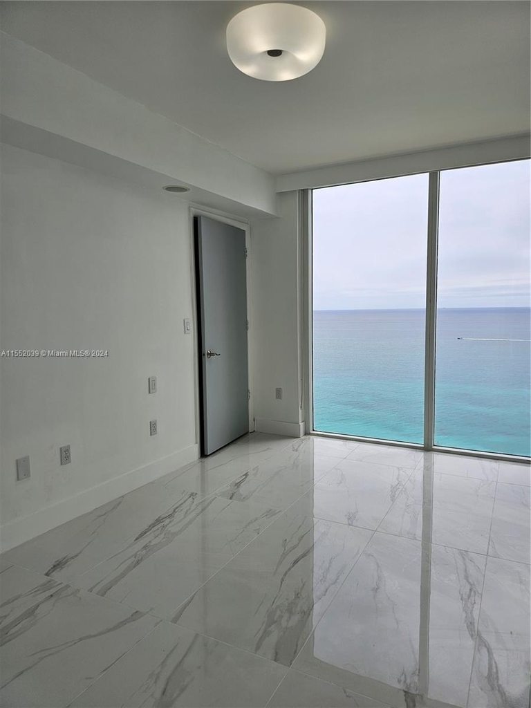 19111 Collins Ave - Photo 23