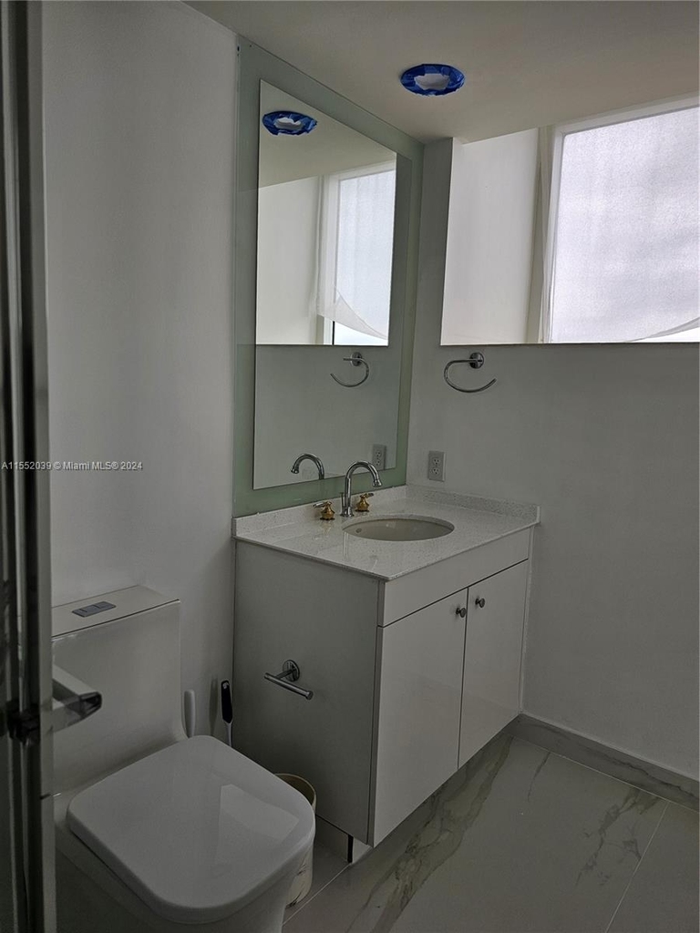 19111 Collins Ave - Photo 30