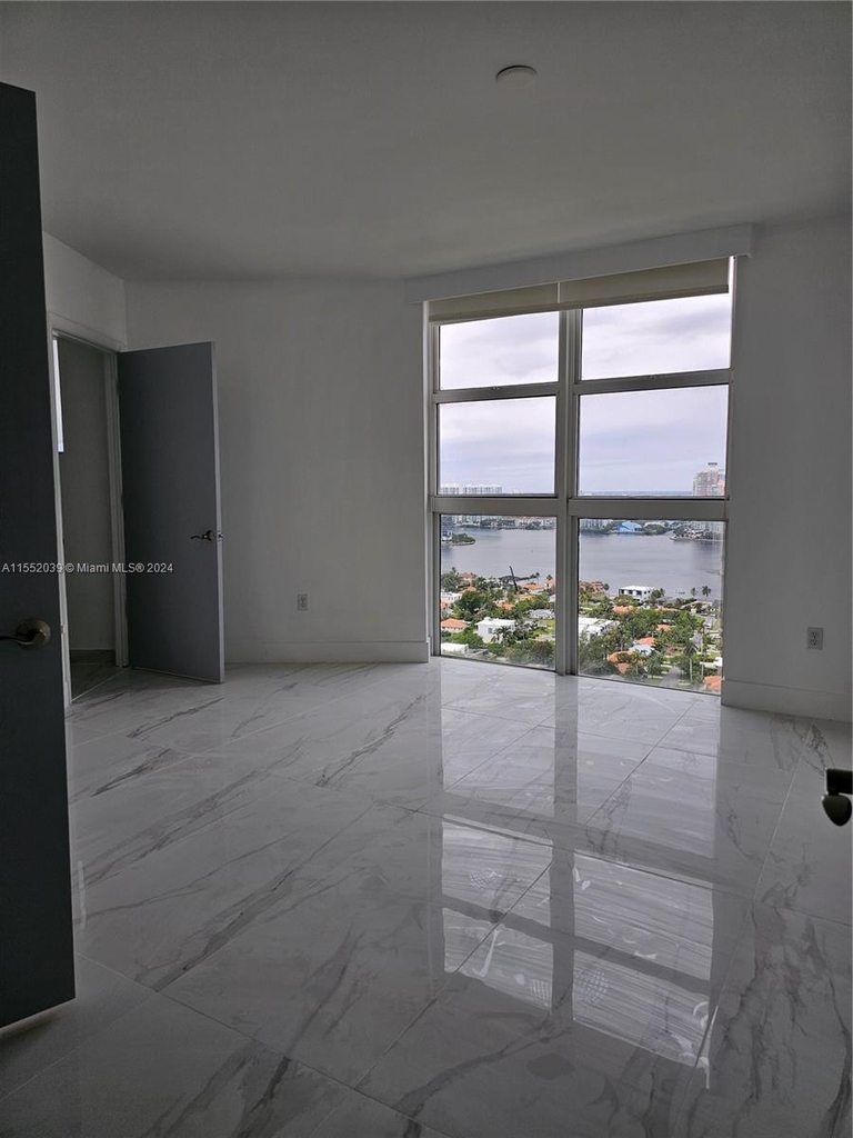 19111 Collins Ave - Photo 27