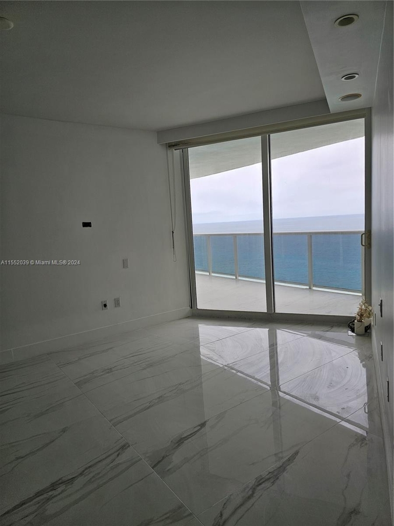 19111 Collins Ave - Photo 32