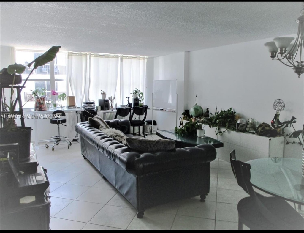 6039 Collins Ave - Photo 7