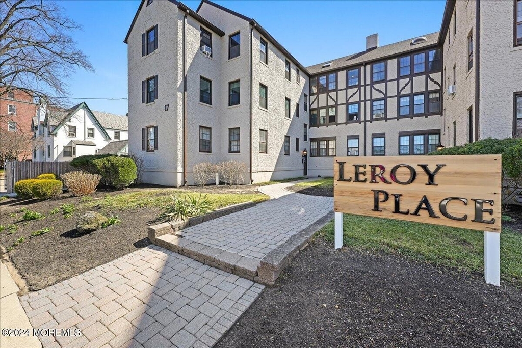 17 Leroy Place - Photo 2