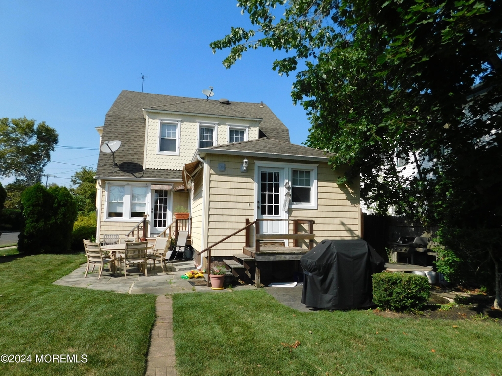 319 Jersey Avenue - Photo 15