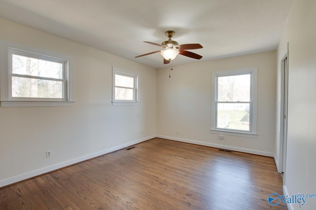 1005 Riviera Avenue - Photo 34