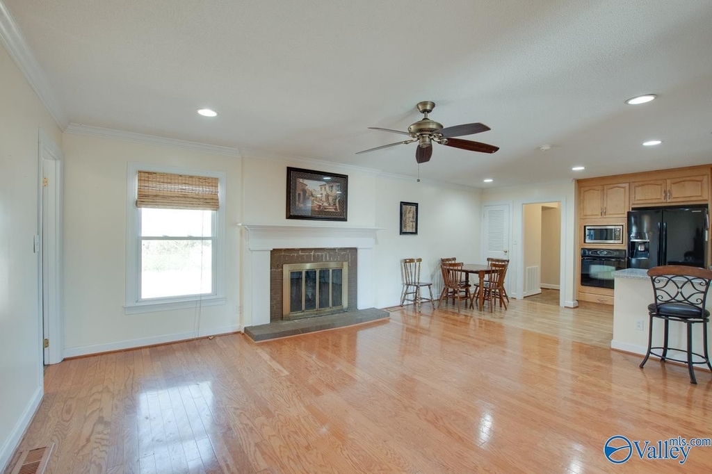 1005 Riviera Avenue - Photo 13