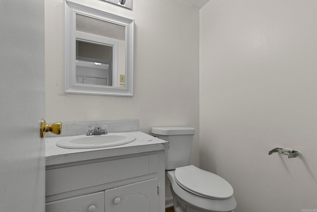 2617 W 58th - Photo 5