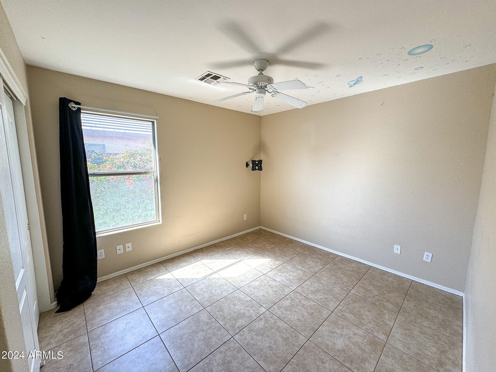 12526 W Coldwater Springs Boulevard - Photo 13