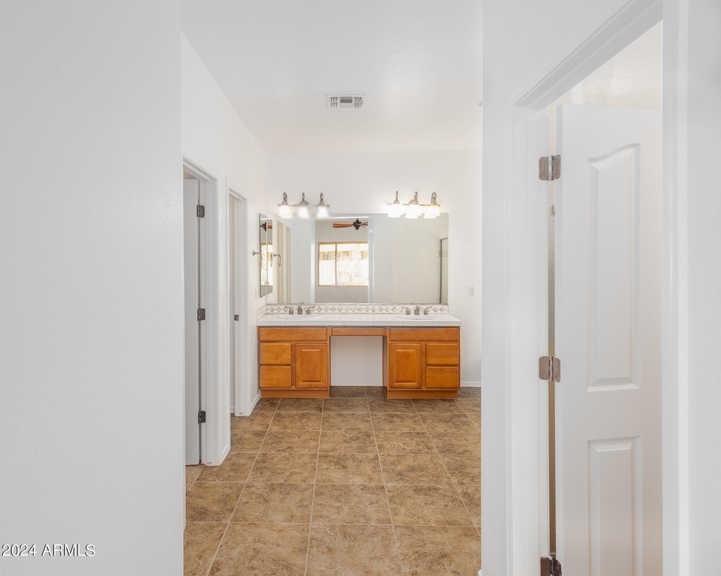 15589 W Campbell Avenue - Photo 24