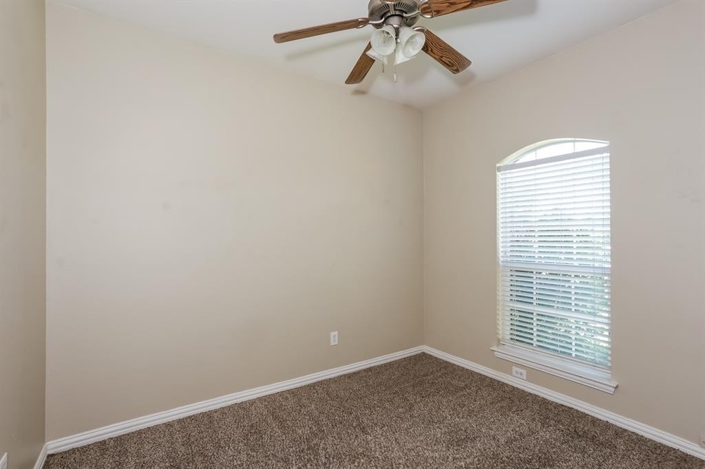 233 Kennedy Court - Photo 11