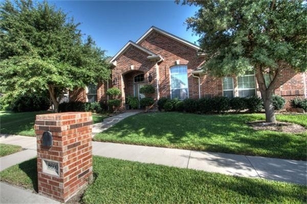 8600 Lariat Circle - Photo 1