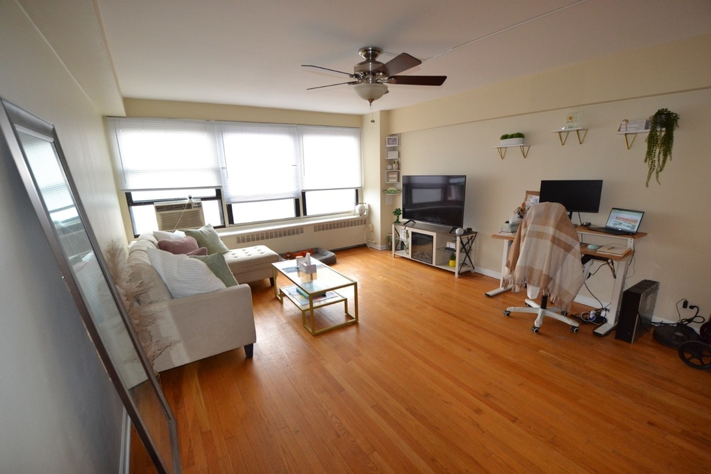 4180 N Marine Drive - Photo 9