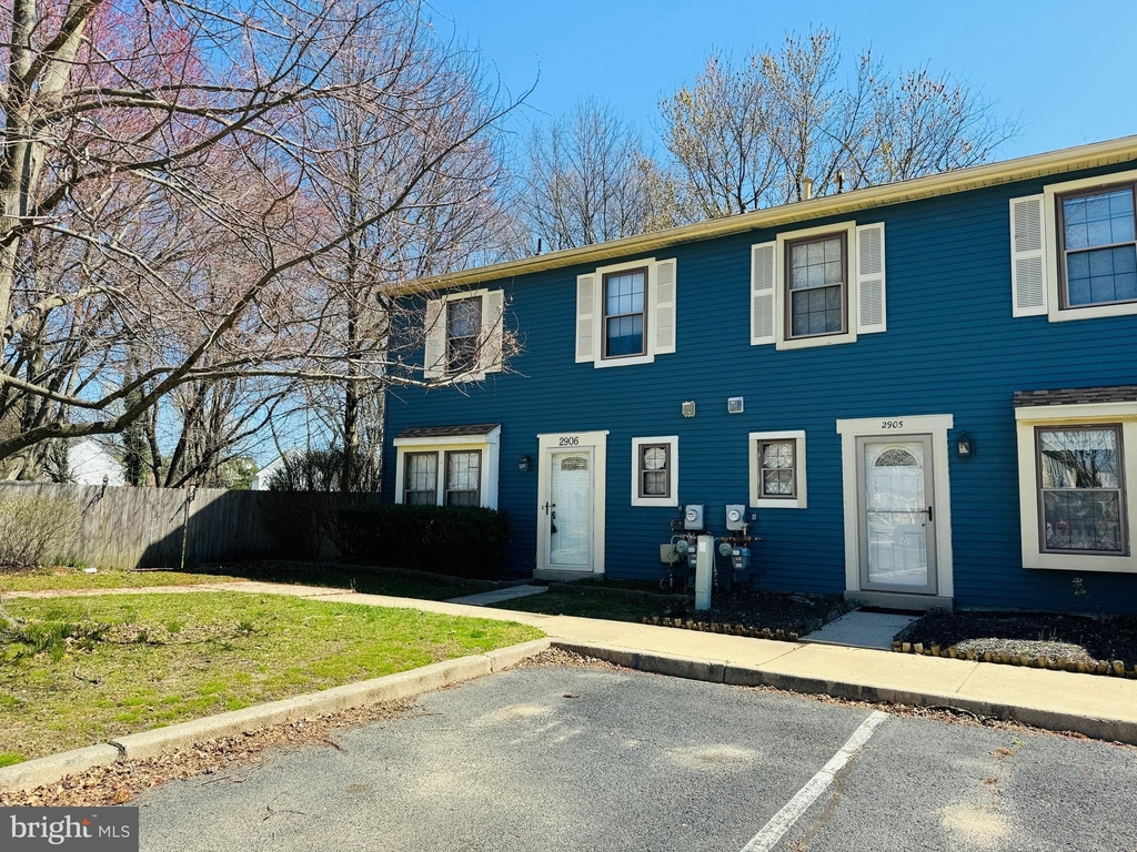 2906 Elberta Lane - Photo 1